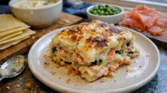 Lasagne al salmone e piselli: cremose dentro, gratinate sopra