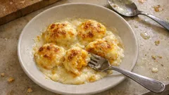 Fiocchi di neve alla zucca: morbidi bocconcini di ricotta gratinati al forno