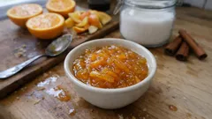 Marmellata di arance fatta in casa: con scorze meno amare e un tocco di cannella