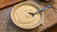 Purè di cavolfiore cremoso: la ricetta semplice che sta bene con tutto