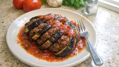 Melanzane al forno ripiene di carne e pomodoro: morbide, saporite e facili da fare