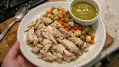 Lesso di famiglia con giardiniera: la salsa vellutata si fa frullando le verdure del brodo