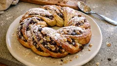 Torta Angelica con cioccolato e noci: soffice, intrecciata e perfetta per le feste